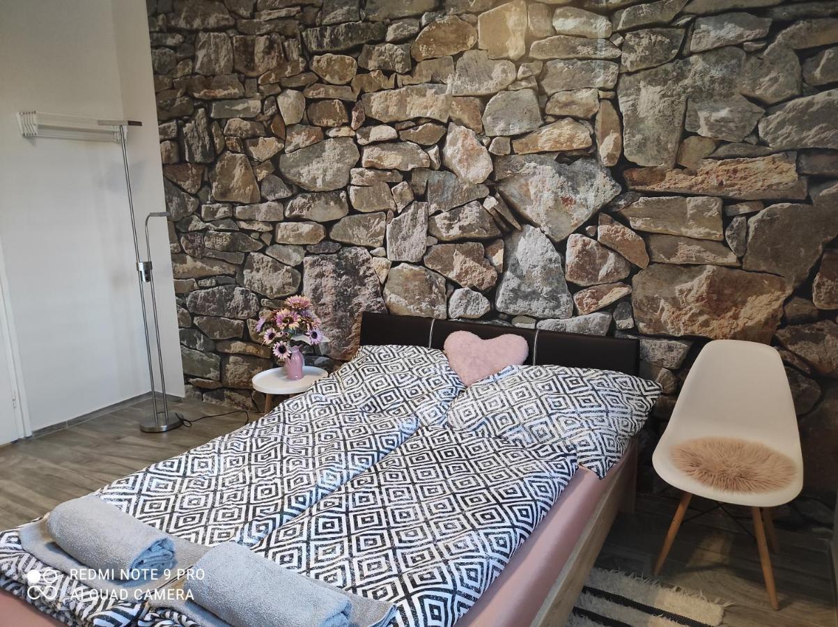 Desi Apartman Kaposvar Luaran gambar