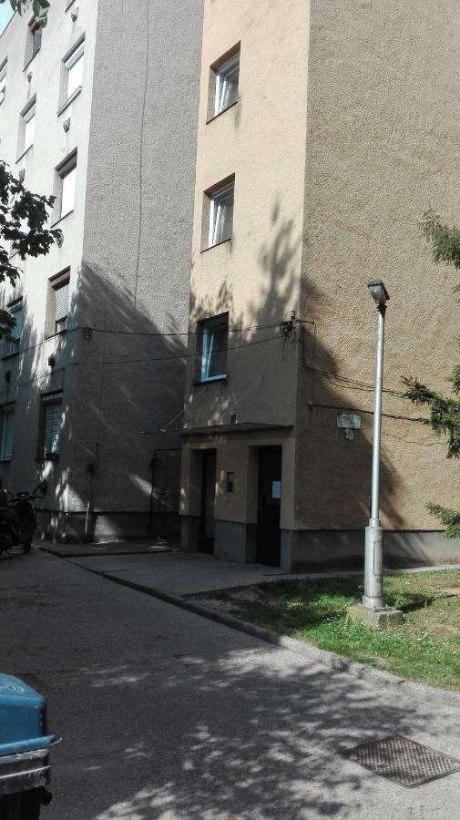 Desi Apartman Kaposvar Luaran gambar